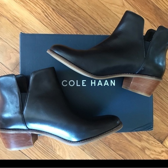 Cole Haan Abbot Black Leather Pull-on Bootie 6.5 - Picture 1 of 4